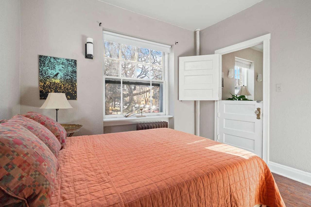 Capitol Hill Den - thumb 11