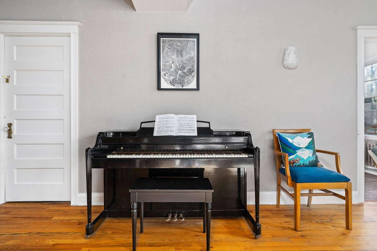 Capitol Hill Den - thumb 27