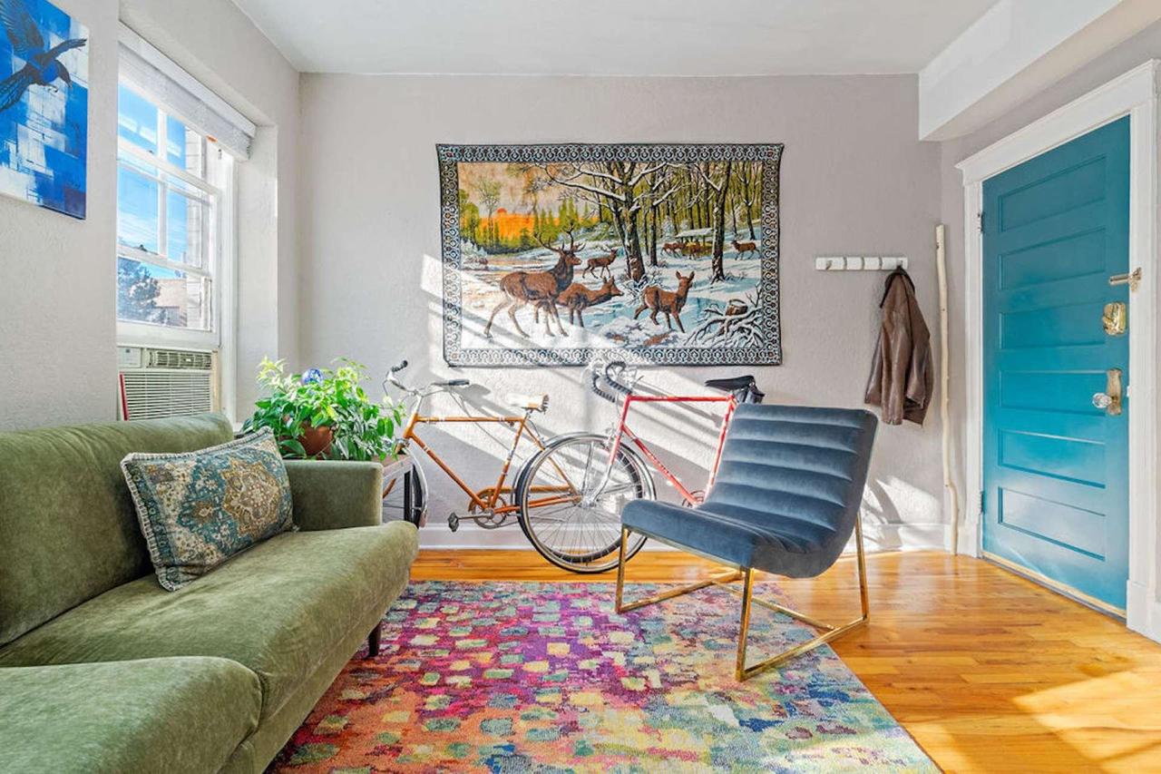 Capitol Hill Den - thumb 15