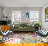 Capitol Hill Den - Tourism Bookings