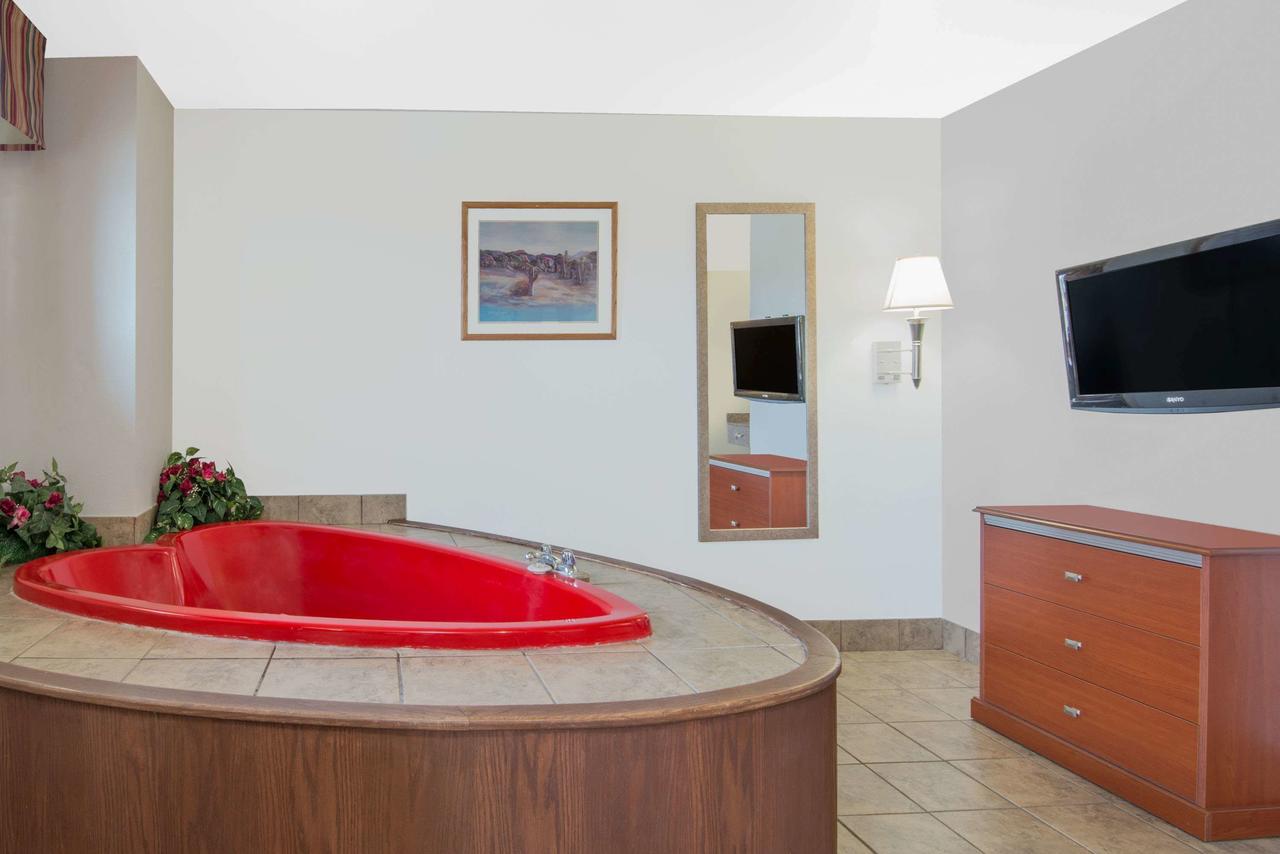 Super 8 By Wyndham Alamosa - thumb 30