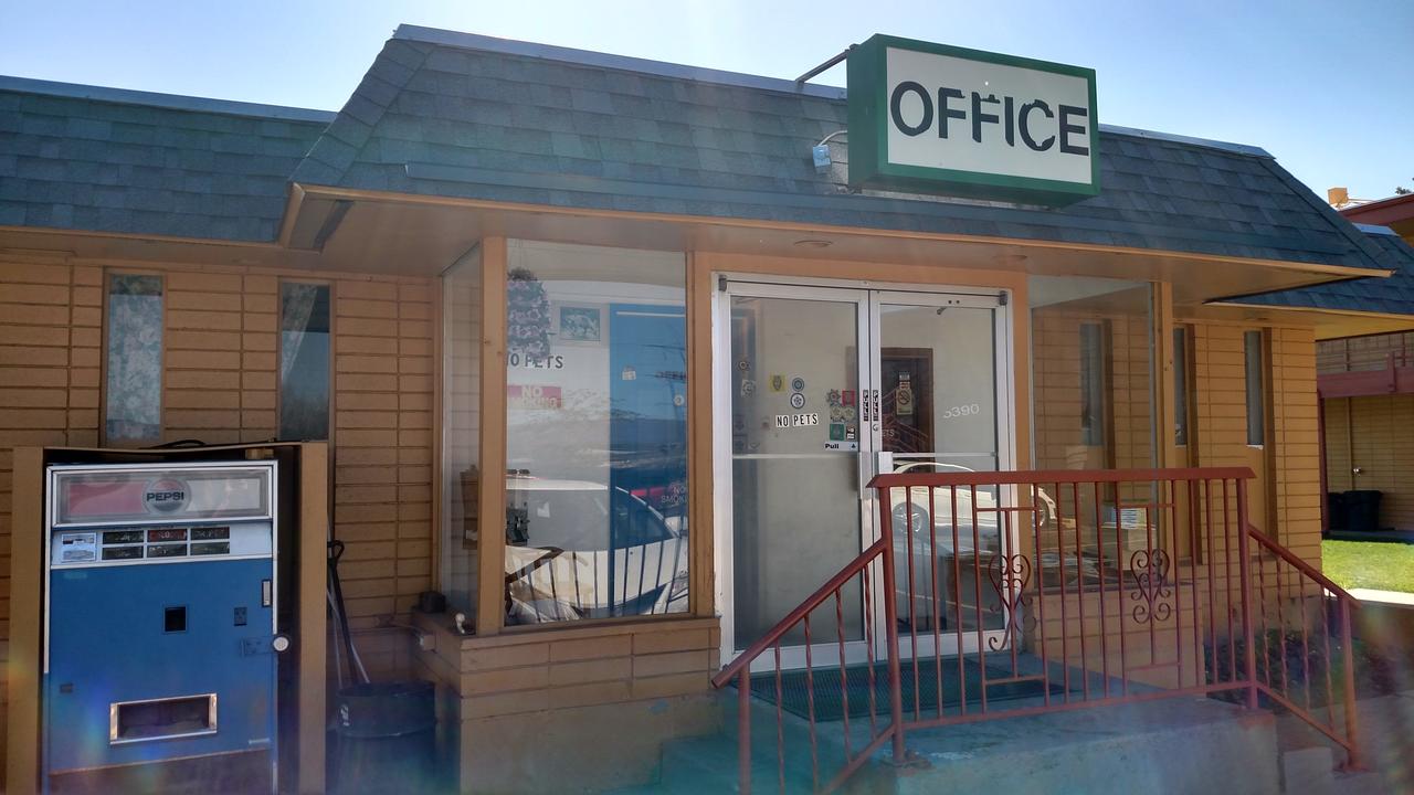 Essex House Motel - thumb 1