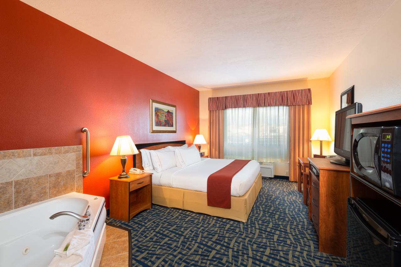 Holiday Inn Express Hotel & Suites Alamosa - thumb 3