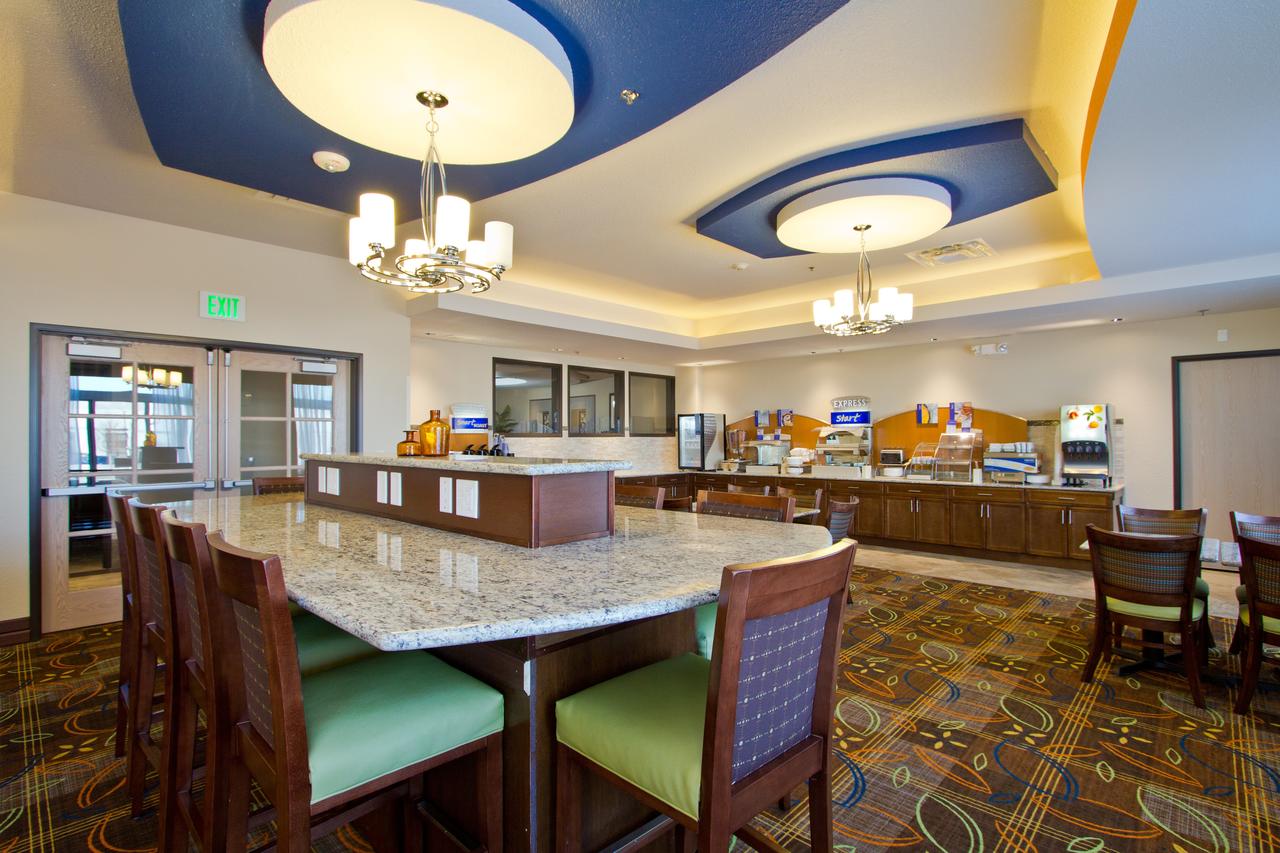 Holiday Inn Express And Suites Denver East Peoria Street - thumb 38