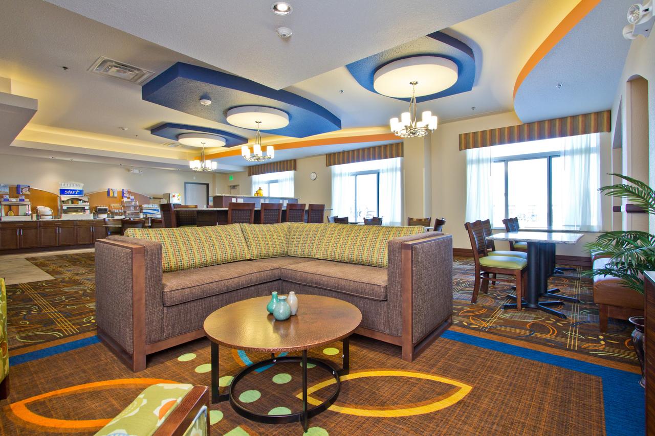Holiday Inn Express And Suites Denver East Peoria Street - thumb 39