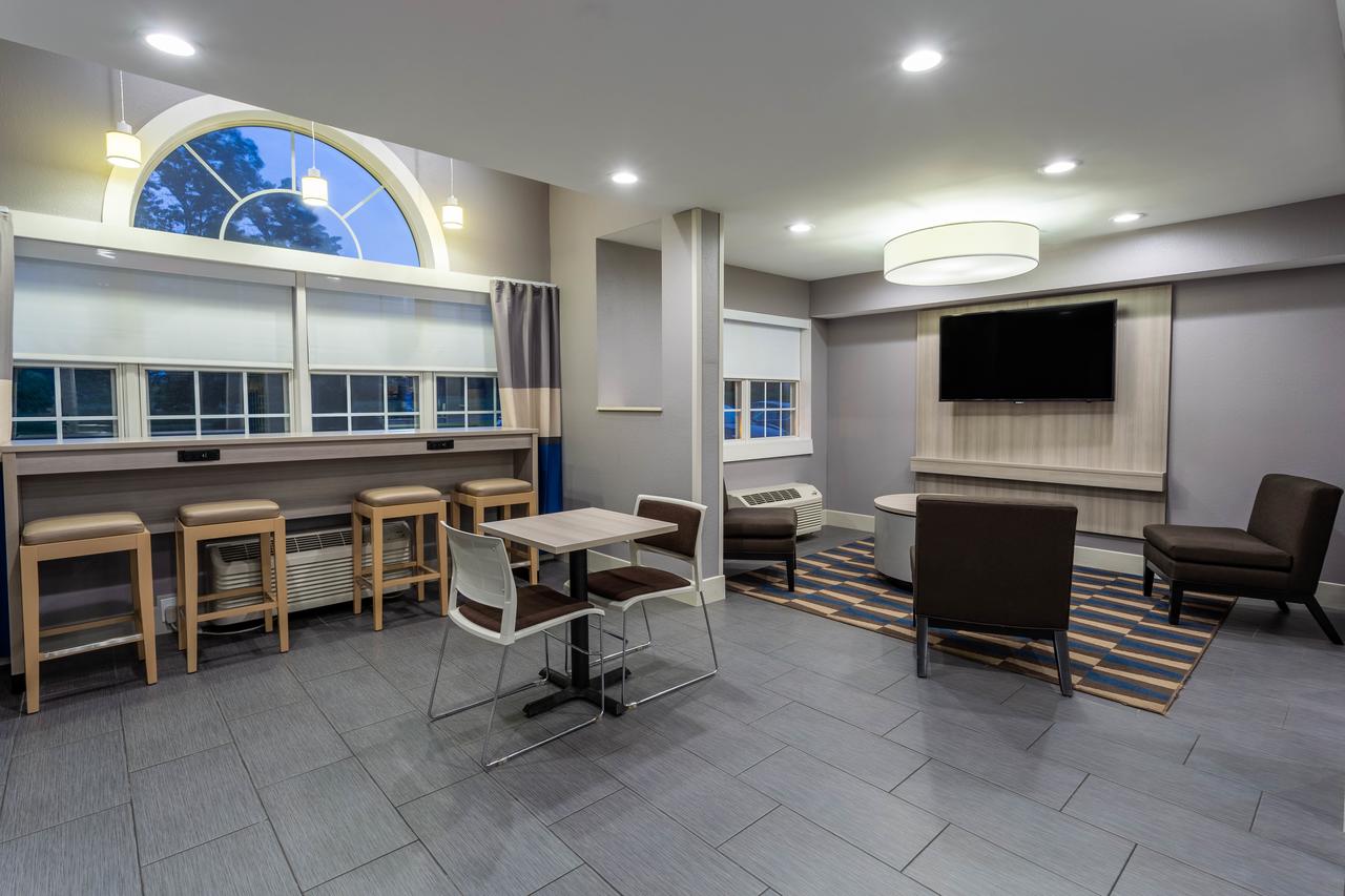 Microtel Inn & Suites By Wyndham Bethel/Danbury - thumb 3
