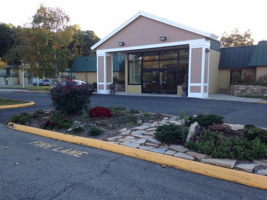 Travelodge By Wyndham Windsor Locks - thumb 11