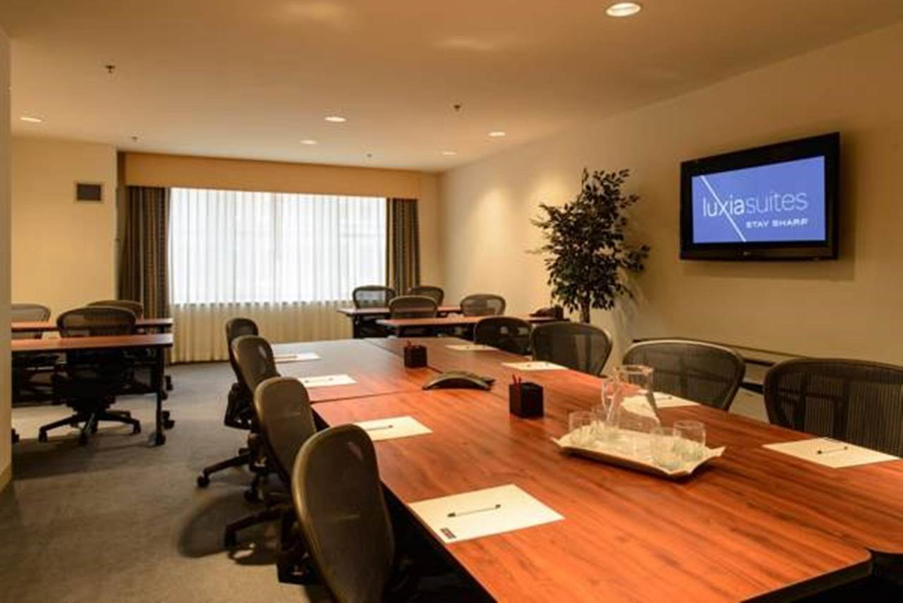 LuxiaSuites City Center - thumb 17