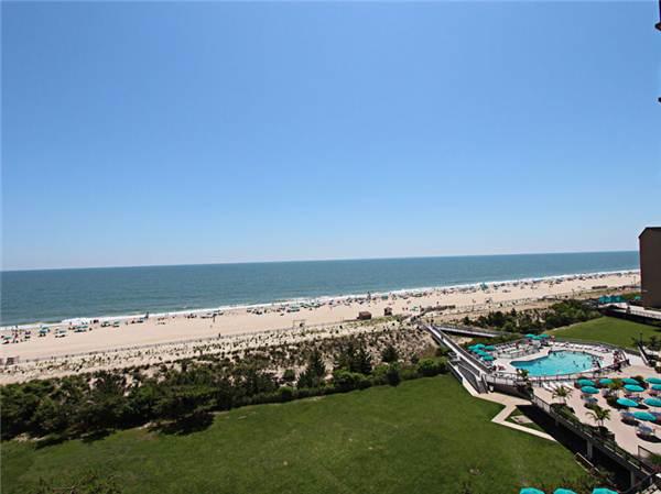 810 Dover House Condo
