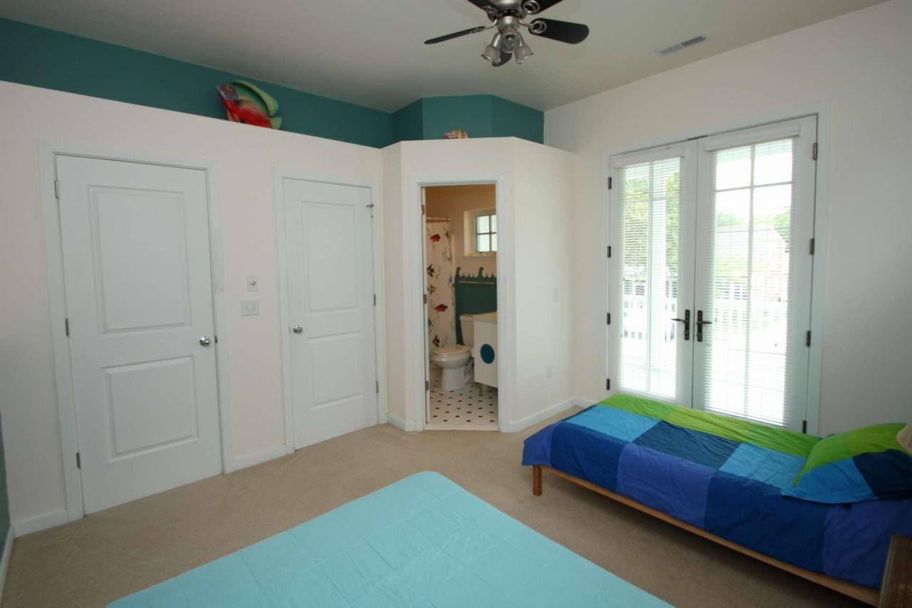 216 New Castle St. - thumb 11