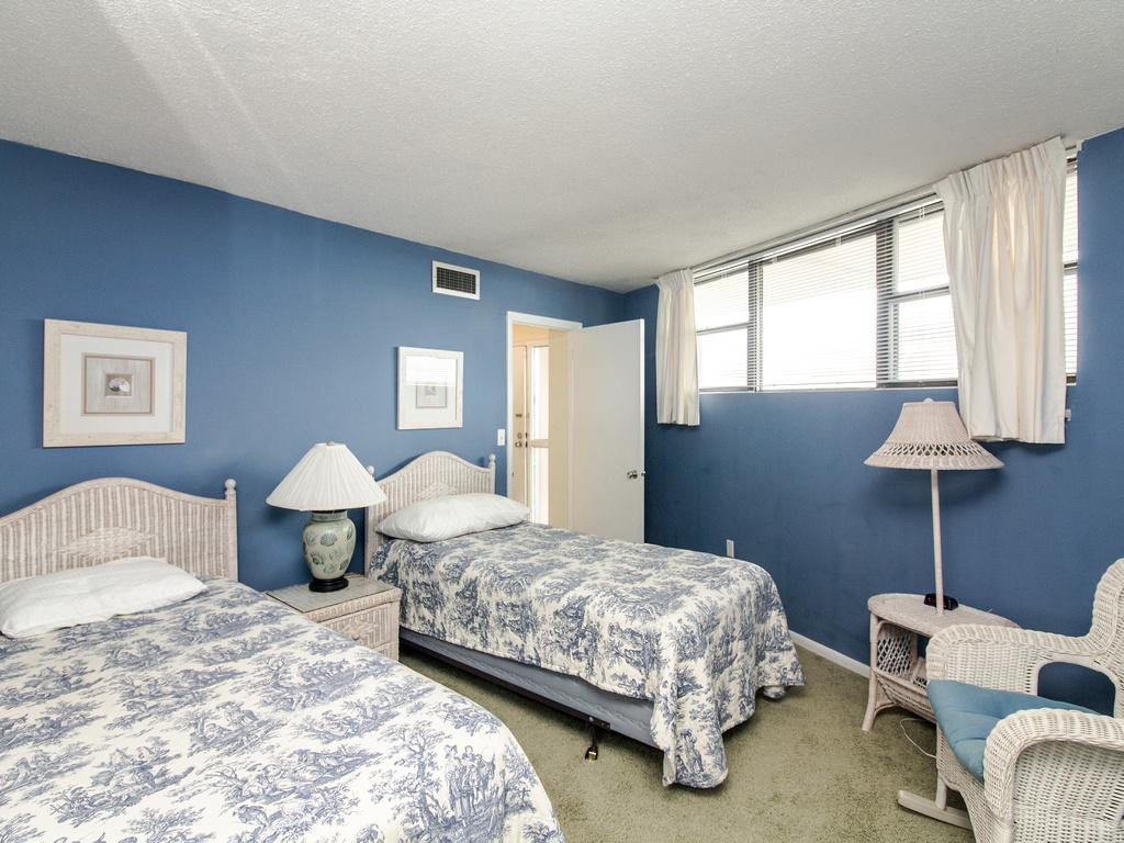 1002N Edgewater House Condo - thumb 6