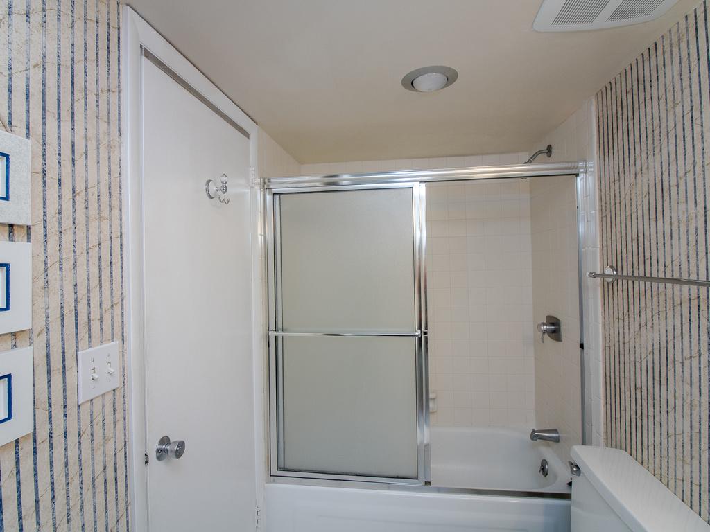 1002N Edgewater House Condo - thumb 11