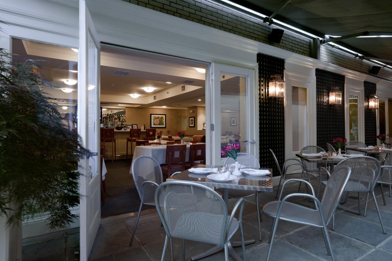 State Plaza Hotel - thumb 9