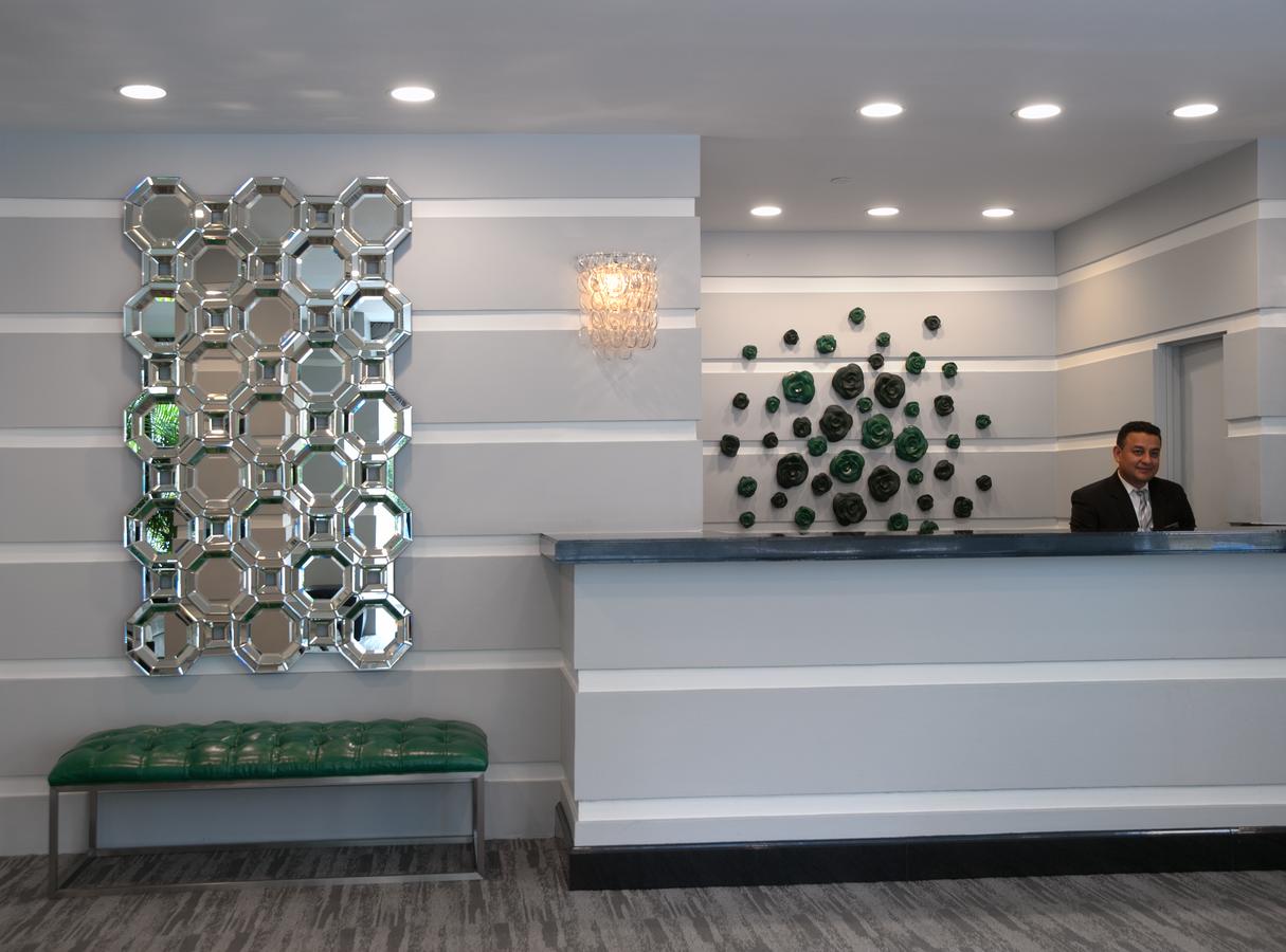 State Plaza Hotel - thumb 11