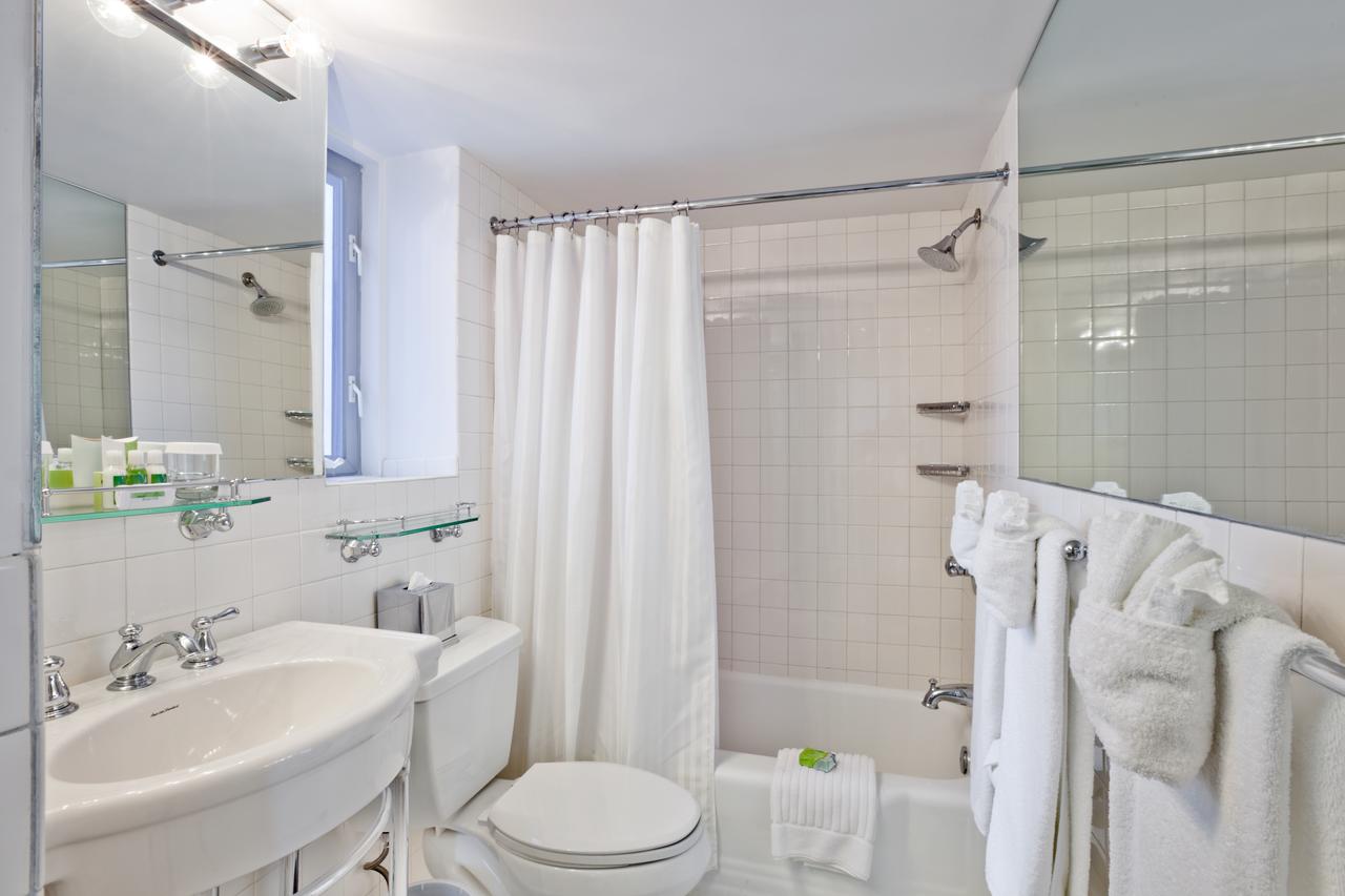 State Plaza Hotel - thumb 32