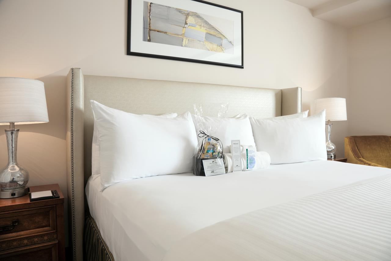 State Plaza Hotel - thumb 10