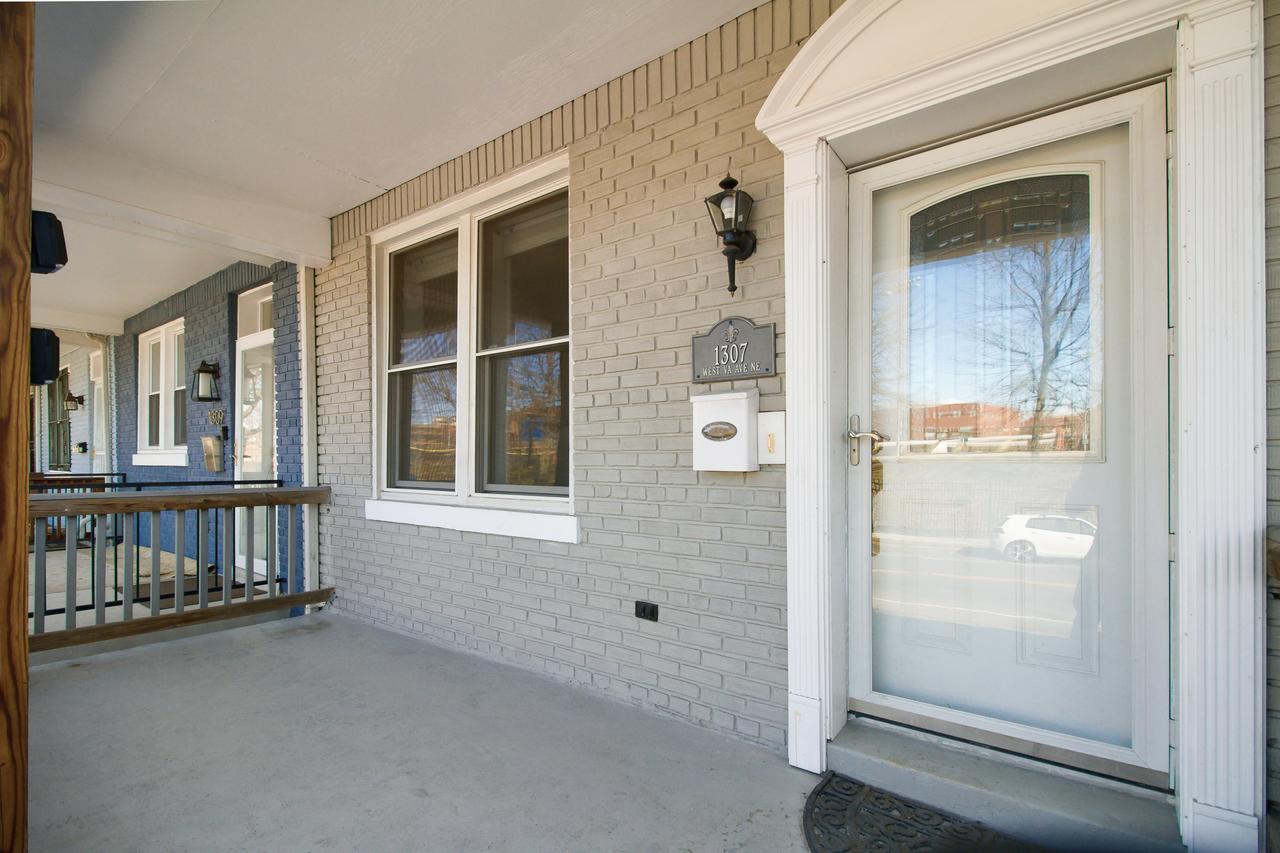 THE GRAY HOUSE BY GALLAUDET 4 BR - thumb 1