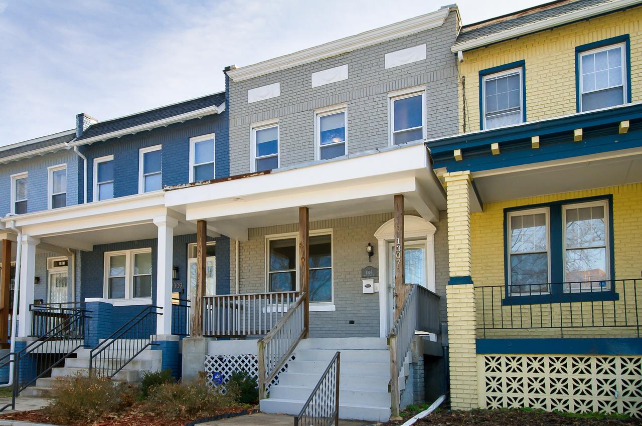 THE GRAY HOUSE BY GALLAUDET 4 BR - thumb 0