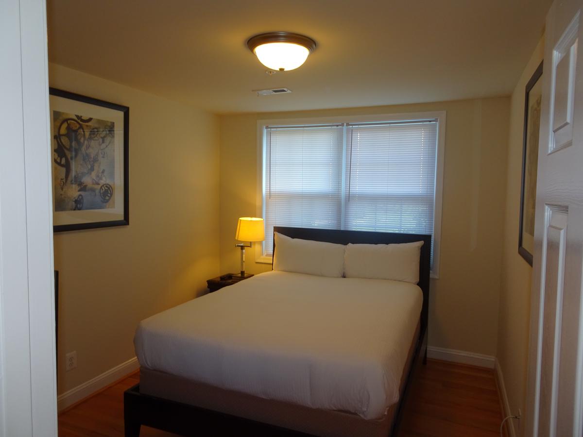 Affordable 2bdrm Home-FREE Designated Parking - thumb 9