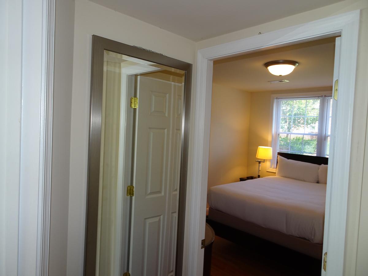 Affordable 2bdrm Home-FREE Designated Parking - thumb 19