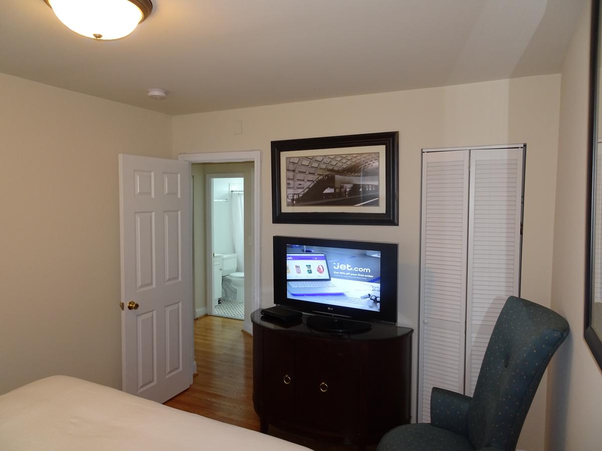 Affordable 2bdrm Home-FREE Designated Parking - thumb 17