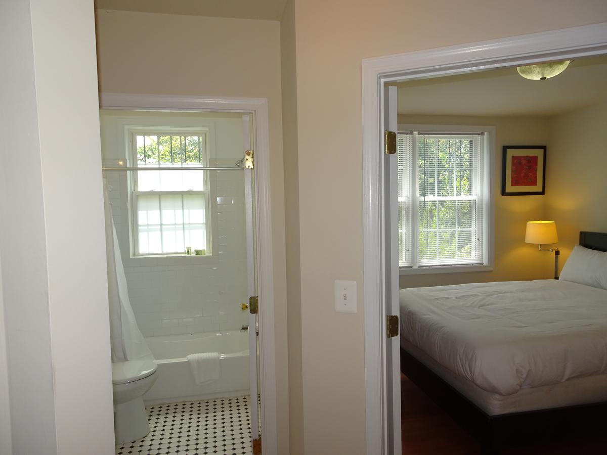 Affordable 2bdrm Home-FREE Designated Parking - thumb 27