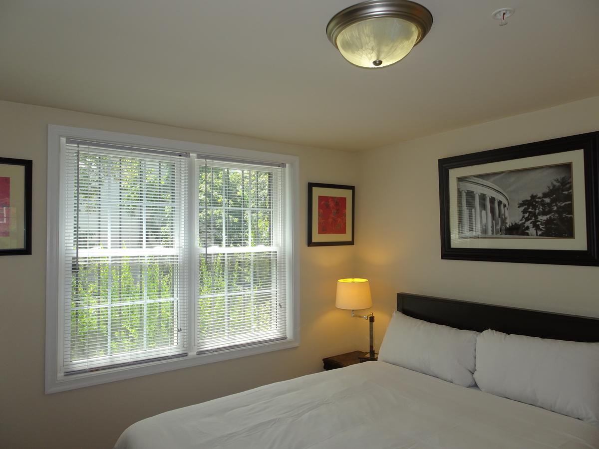 Affordable 2bdrm Home-FREE Designated Parking - thumb 18