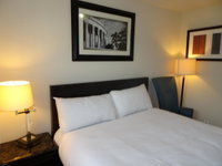 Affordable 2bdrm Home-FREE Designated Parking Tourism Bookings