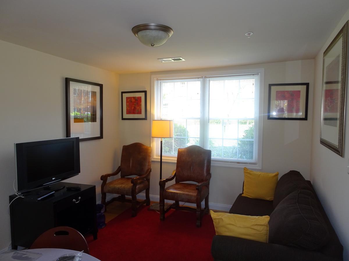 Affordable 2bdrm Home-FREE Designated Parking - thumb 12