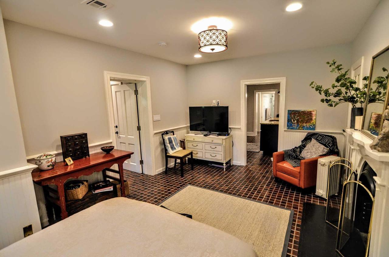 807 East Capitol St. Home - thumb 4