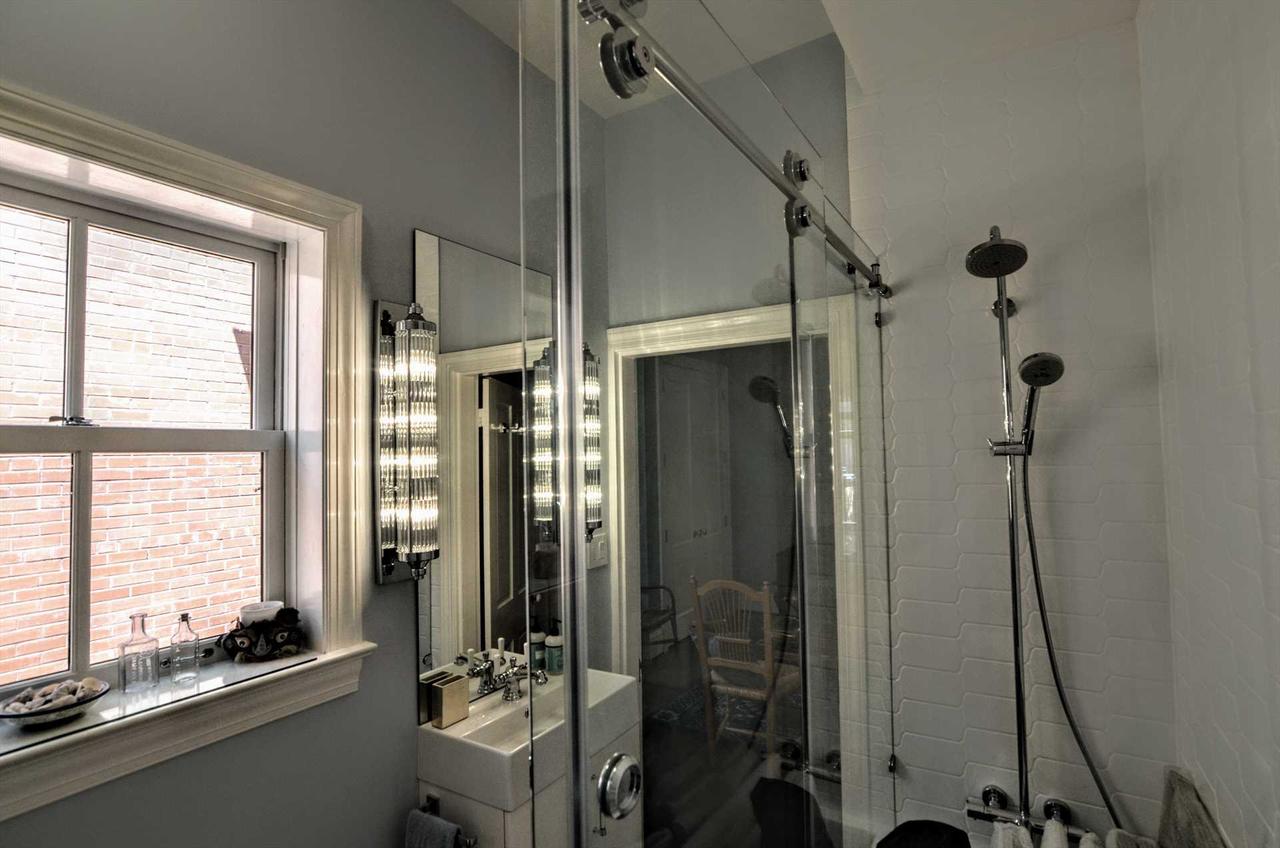 807 East Capitol St. Home - thumb 1