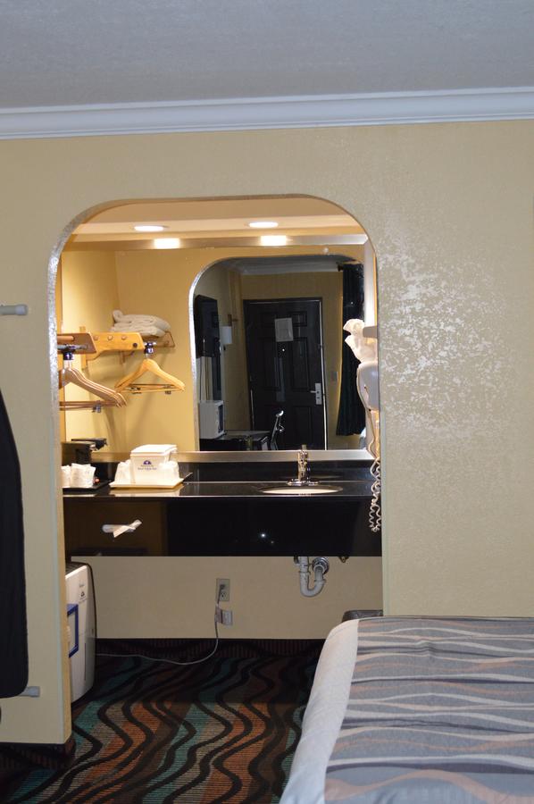 Americas Best Value Inn Fort Myers - thumb 27