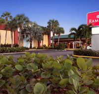 Ramada by Wyndham Naples - Students Accommodation