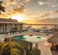 Cove Inn on Naples Bay - Tourism Bookings