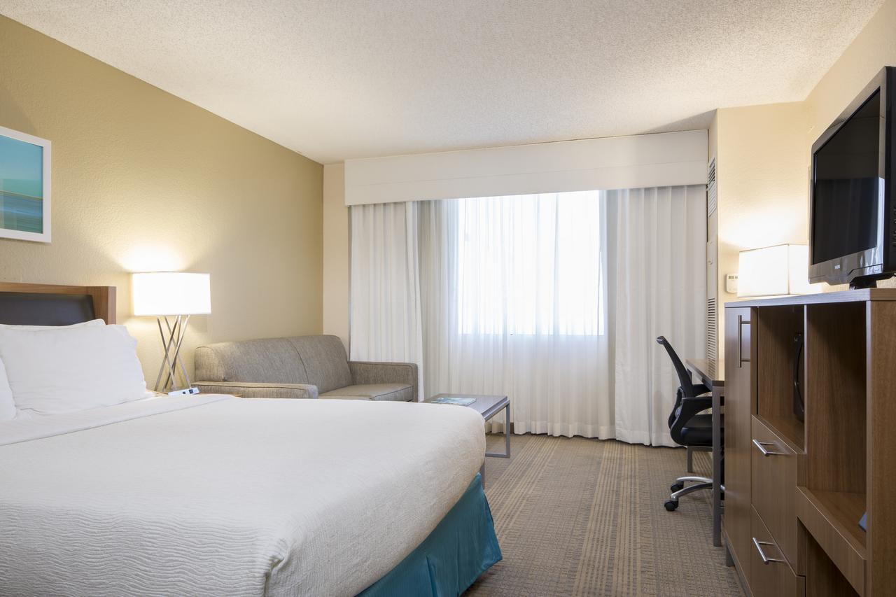 Holiday Inn Palm Beach-Airport Conference Center - thumb 17