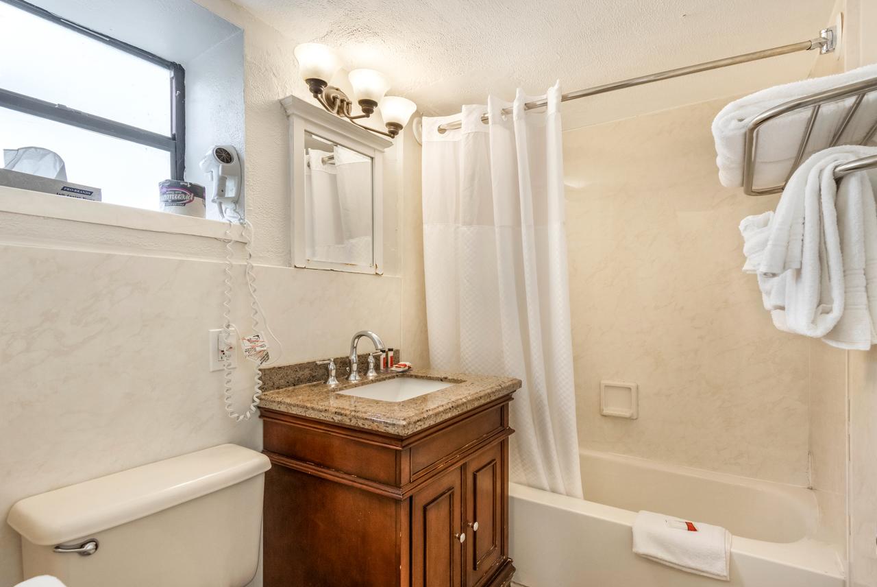 Ocean Reef Hotel - thumb 29