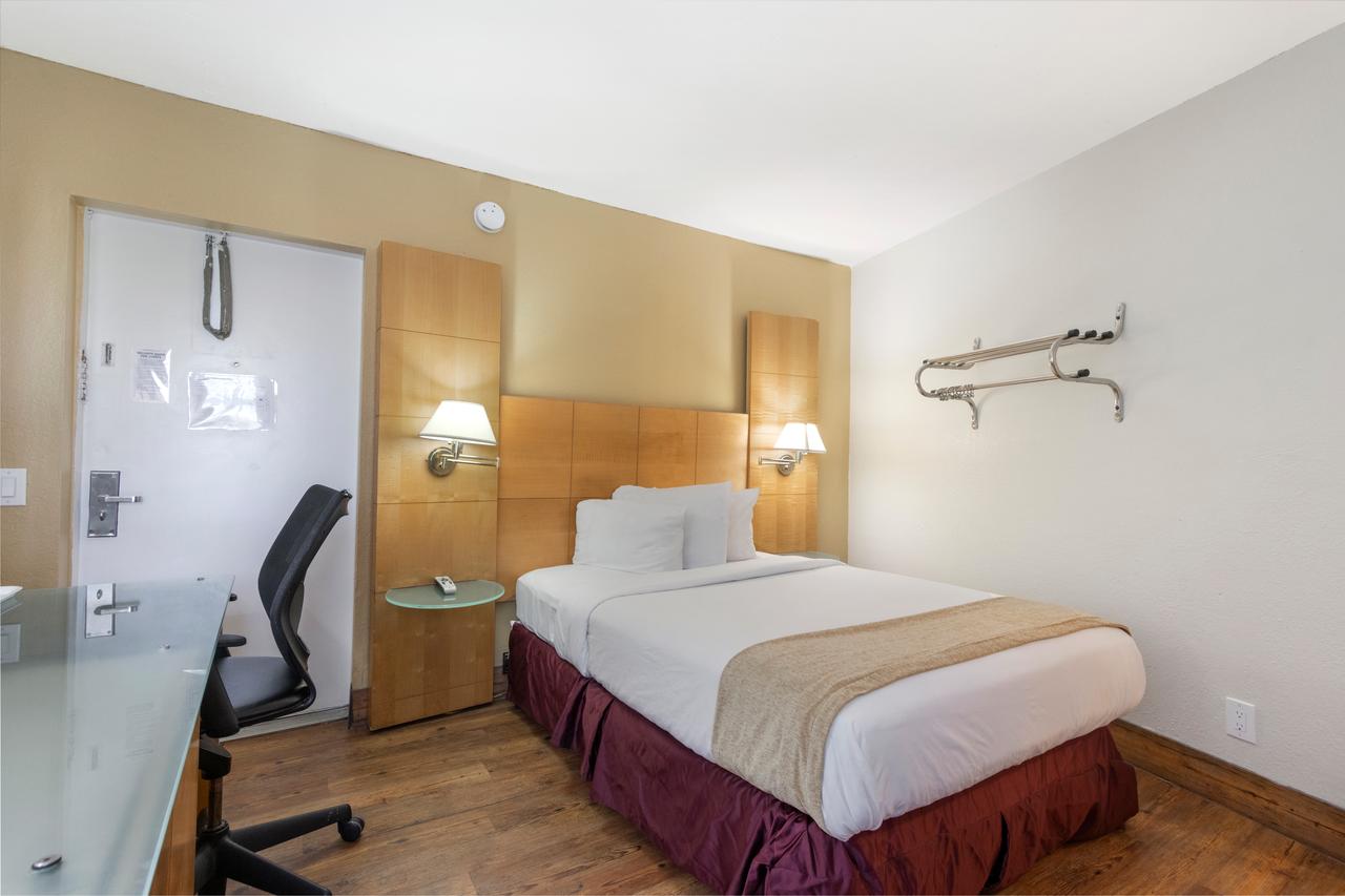 Ocean Reef Hotel - thumb 14