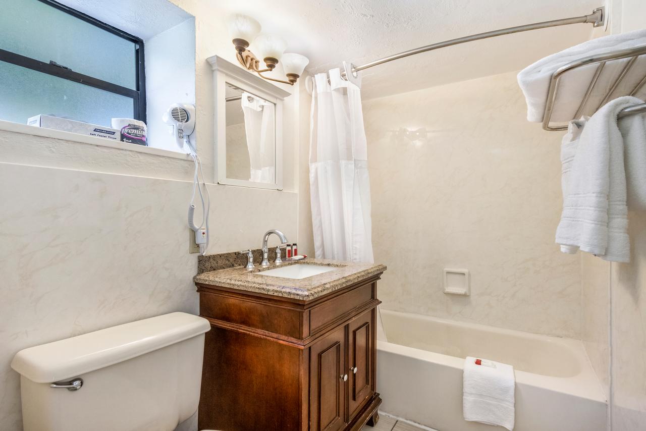 Ocean Reef Hotel - thumb 28