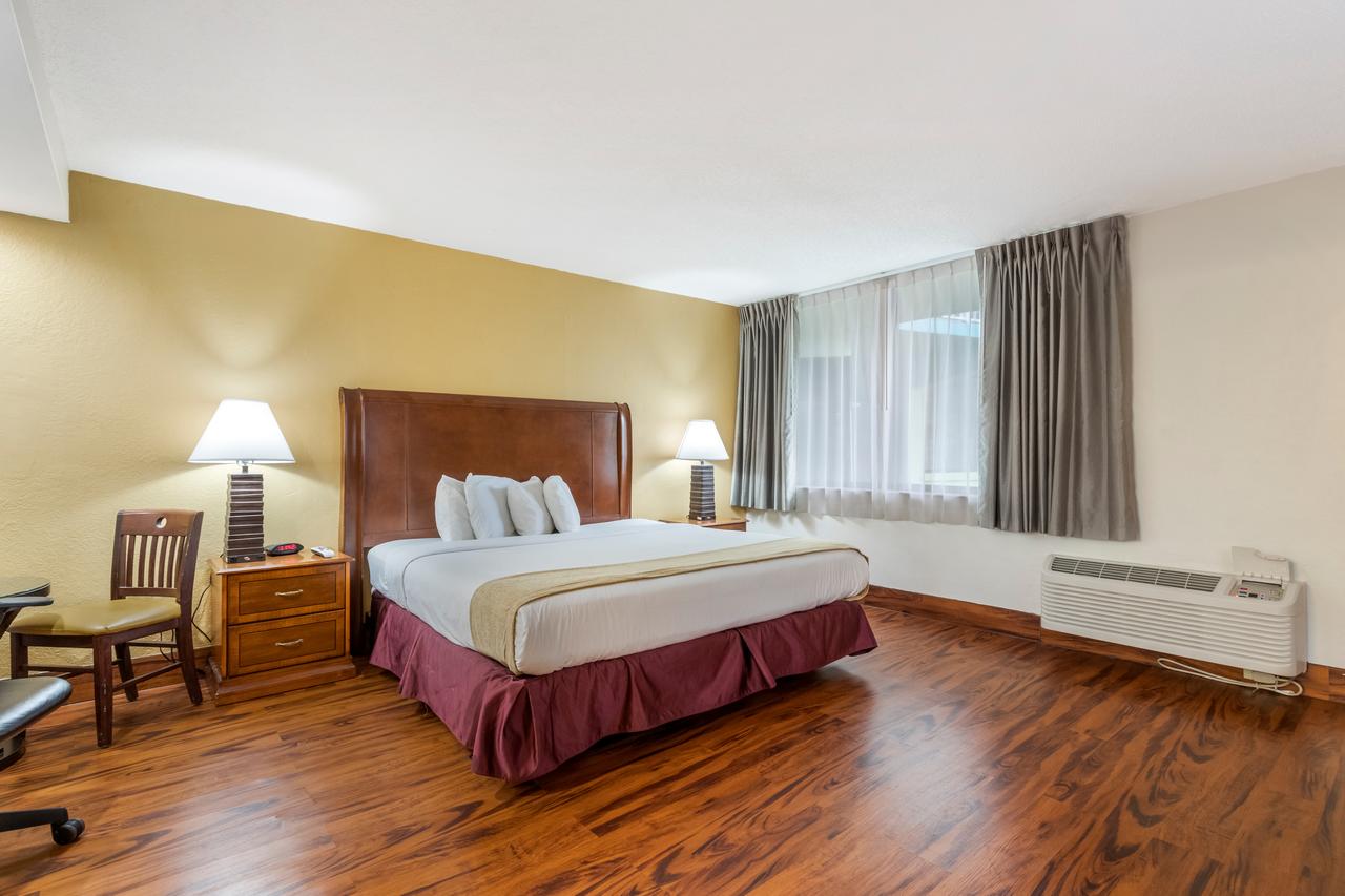 Ocean Reef Hotel - thumb 4