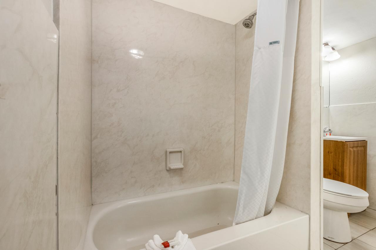 Ocean Reef Hotel - thumb 13