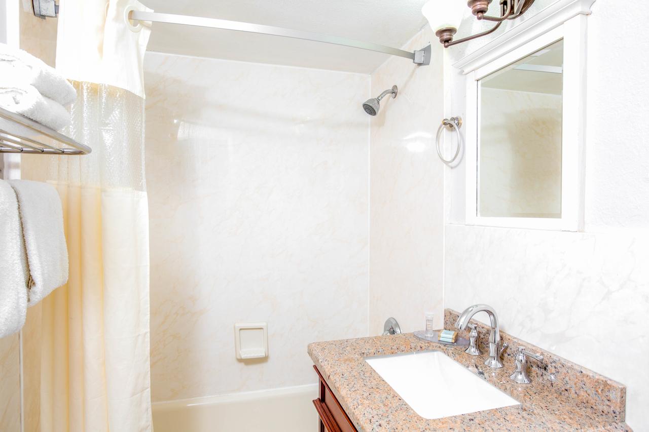 Ocean Reef Hotel - thumb 39