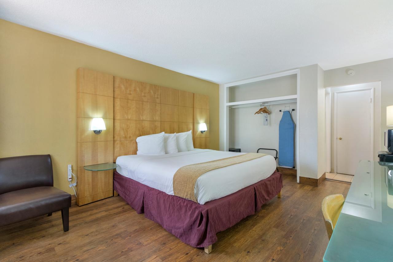 Ocean Reef Hotel - thumb 18