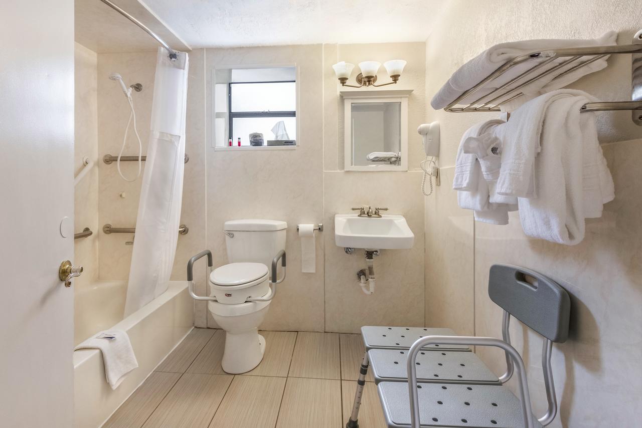 Ocean Reef Hotel - thumb 3