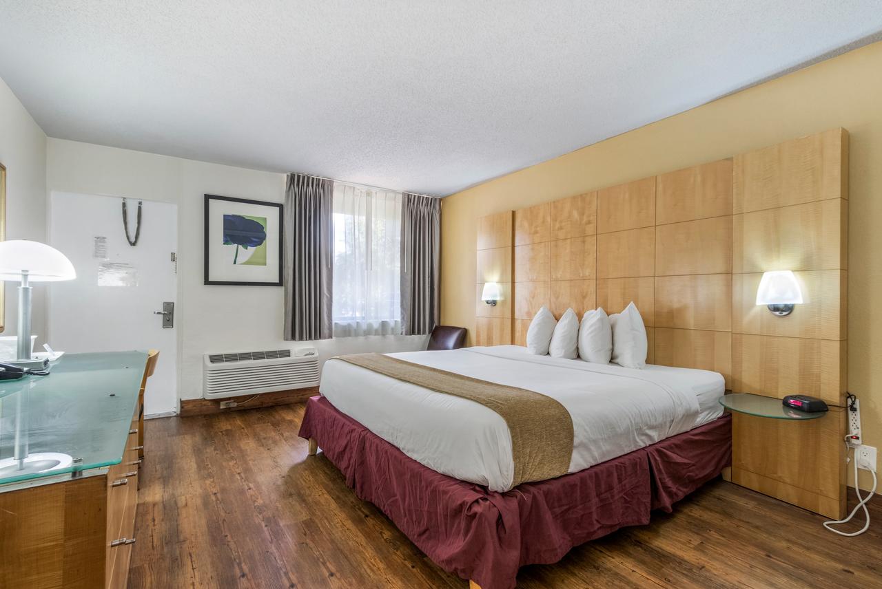 Ocean Reef Hotel - thumb 20