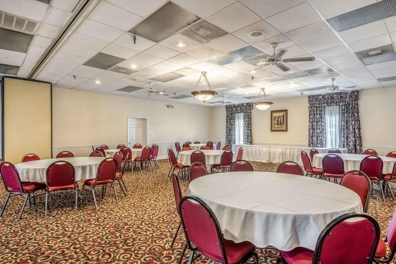 Clarion Inn & Suites Clearwater - thumb 42