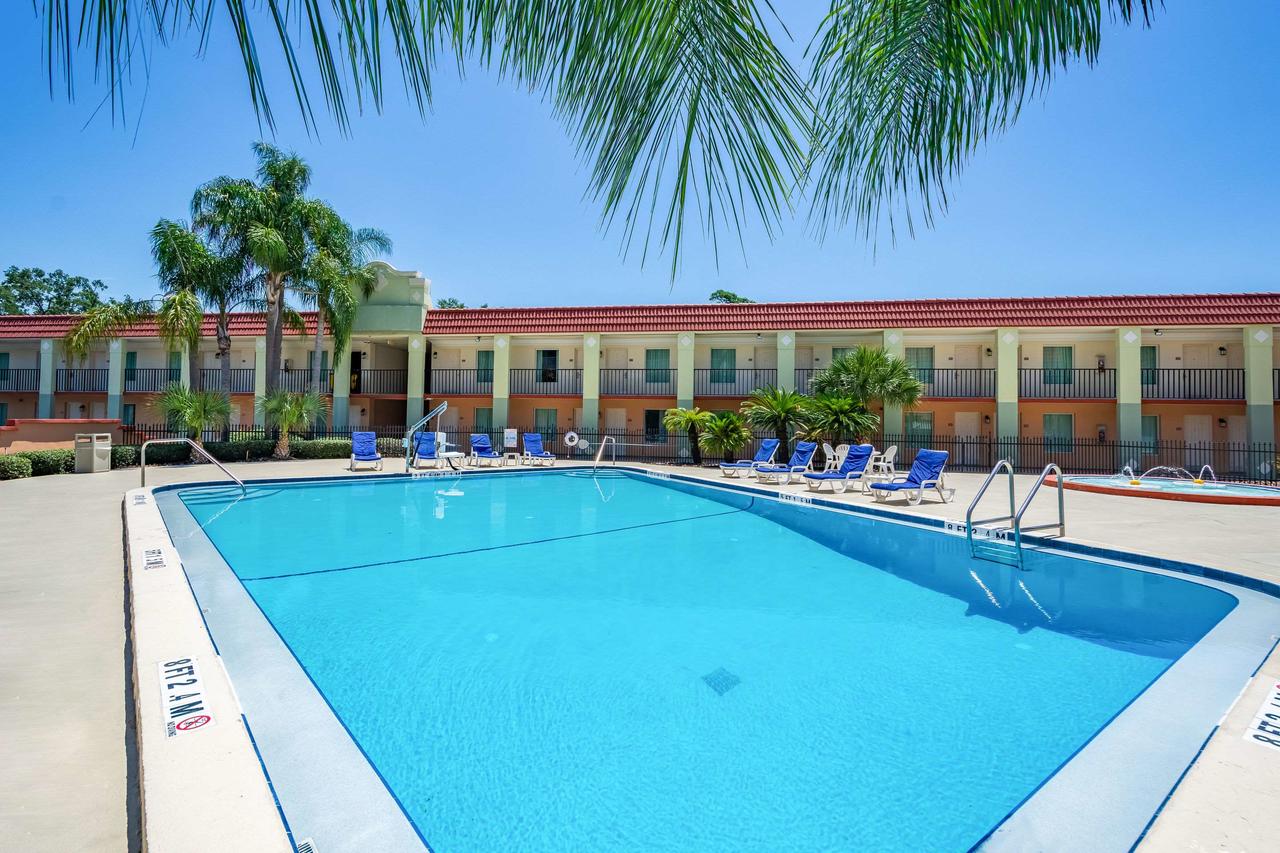 Clarion Inn & Suites Clearwater - thumb 0