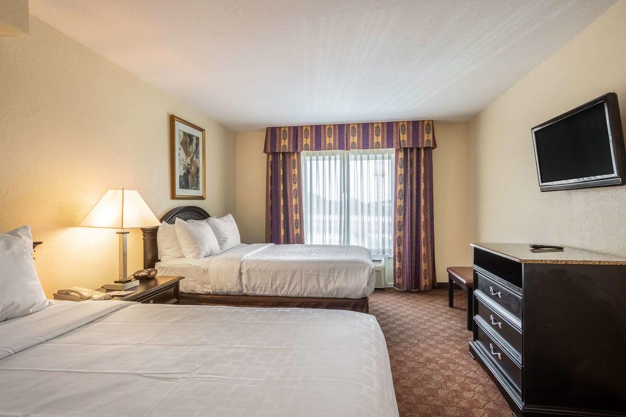 Clarion Inn & Suites Clearwater - thumb 33