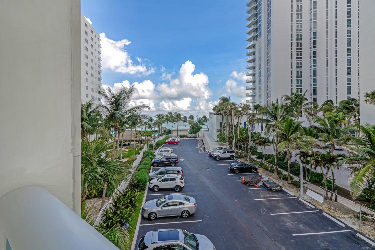 2BEDS 2BATHS APARTMENT ON THE BEACH! - thumb 15