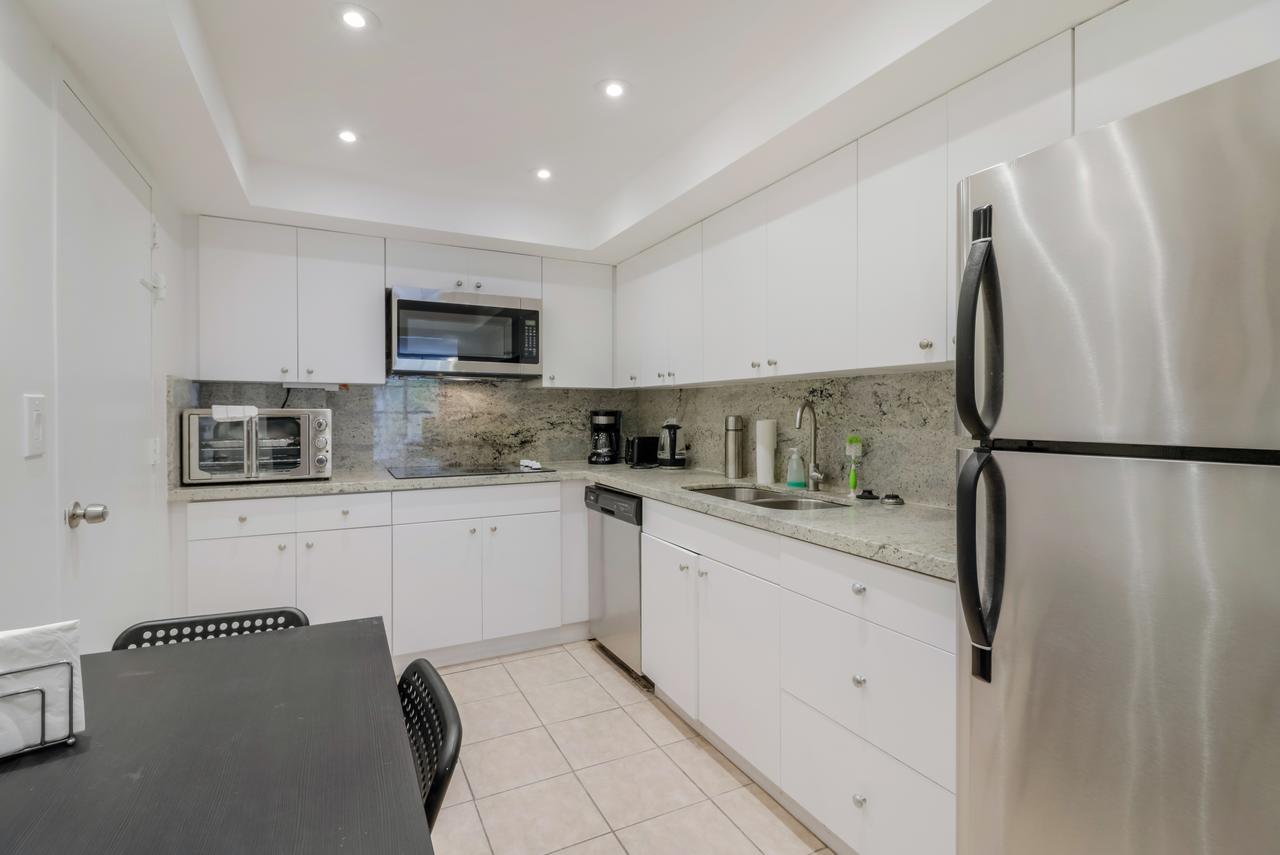 2BEDS 2BATHS APARTMENT ON THE BEACH! - thumb 5