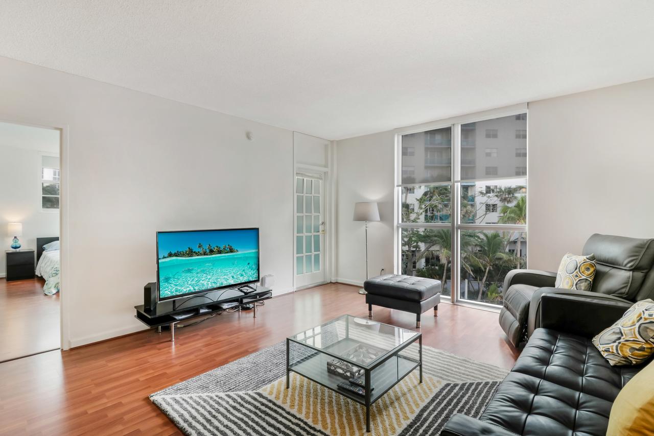 2BEDS 2BATHS APARTMENT ON THE BEACH! - thumb 3